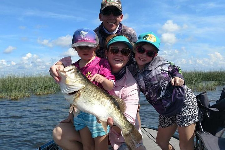 Private Lake Okeechobee Bass Charter Near Fort Myers - Photo 1 of 21